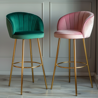 Tabouret de bar en velours rose à dossier bas en acier inoxydable de design luxueux pour la salle à manger et l'hôtellerie