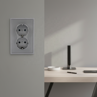 Enchufe de Pared Doble Estándar Europeo Alemán Español Tipo F con Panel de PC Ignífugo en Color Blanco, Negro, Gris y Dorado