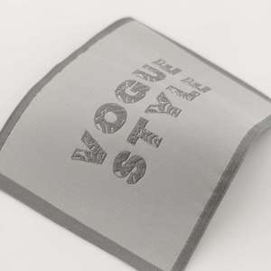 Tùy chỉnh cao cấp gấp dệt nhãn thêu vải nhãn cho quần áo may mặc Hoodies xuống áo khoác - Product Image 6