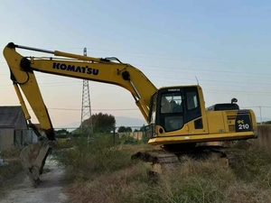 Offre Spéciale – Excavatrice sur Chenilles Hydraulique Komatsu PC210-8MO d'Occasion, 23 Tonnes, Grande Excavatrice de Seconde Main pour Usage Municipal et Jardinage - Product Image 2