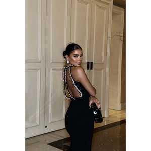 Vestido de Noche Largo Negro con Lentejuelas, Corte Imperio, Estilo Formal para Fiestas, con Detalles de Pedrería, para Graduaciones y Eventos Nocturnos - Product Image 1