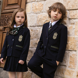 Ensemble uniforme scolaire unisexe pour enfants, garçons et filles, blazer bleu marine à revers cranté, passepoil vert doré, écusson, style britannique formel, vente en gros OEM - Product Image 3