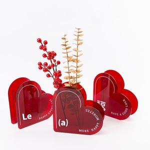 <span class=keywords><strong>Vaso</strong></span> di fiori in acrilico <span class=keywords><strong>a</strong></span> forma di <span class=keywords><strong>cuore</strong></span> rosso personalizzato per regalo di nozze e decorazioni da tavolo Chic per l'accento del tavolino - Product Image 4