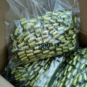 Vertikales elektroden loses NP-Gold NT durch Elektrolyt kondensator 50V 4,7 uf <span class=keywords><strong>PET</strong></span>-Kondensator Hohe Horn frequenz teilung - Product Image 3