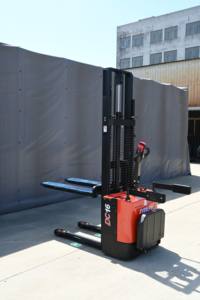 HELI 2000KG Electric Pallet <span class=keywords><strong>Stacker</strong></span> 48V Lithium Battery Power Warehouse Stacking Machine untuk Logistik Industri Penjualan Laris - Product Image 4