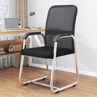 Chaise de bureau ergonomique à dossier en maille avec structure cantilever chromée et siège rembourré pour salle de conférence et formation