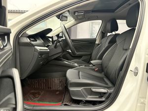 <span class=keywords><strong>Skoda</strong></span> <span class=keywords><strong>Octavia</strong></span> PRO <span class=keywords><strong>2021</strong></span> 1.4TSI Turbo Automático, Edición Deluxe con Asientos de Cuero, R16 y Cámara - Product Image 5