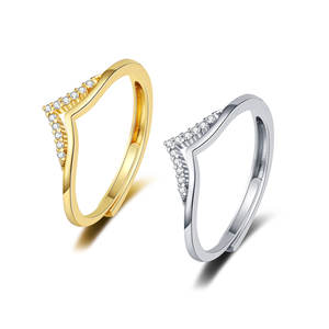 Bague ouverte en forme de V, réglable, entièrement sertie de pierres, options or et argent, bijoux élégants et luxueux, cadeau pour femmes et hommes - Product Image 1