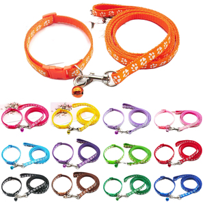 ชุดปลอกคอและสายจูงสุนัขและแมวทำจากไนลอน ดีไซน์ลายอุ้งเท้า พร้อมคุณสมบัติปลดเร็ว - Product Image 1
