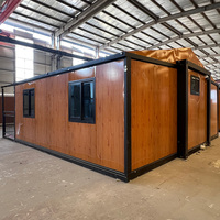Rumah Kontainer Ekspansi Dua Sayap 40ft dengan Panel Sandwich Motif Kayu, Villa Prefab Mobile dengan Teras untuk Rumah atau Resort