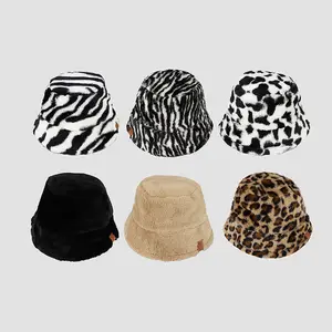 Topi Bucket Bulu untuk Wanita, Topi Ember Bulu Halus Motif Macan Tutul Zebra Musim Dingin untuk Wanita