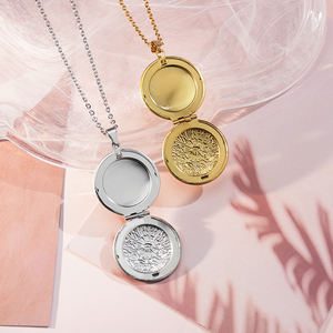 Collier Pendentif Double Face Texturé Porte-Photo pour Femme, Couleur <span class=keywords><strong>Or</strong></span>, Médaillon Cœur, Ras-du-Cou Fleur, Cadeau Couple - Product Image 3