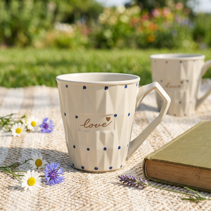 Taza de Cerámica con Diseño Nórdico en Relieve, Forma Geométrica de Rombo, Diseño Creativo Ondulado, Apta para Alimentos - Product Image 1