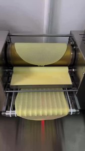 Machine automatique électrique pour samosas, rouleaux de printemps, snacks sucrés, pâtes, roti, tortillas, raviolis, crêpes, gâteaux au durian <span class=keywords><strong>et</strong></span> crêpes - Product Image 2