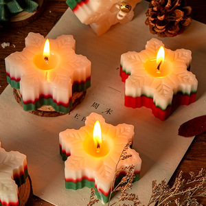 Collection de bougies parfumées écologiques bordeaux personnalisées, parfum fruité, forme de flocon de neige de Noël, décoration de fête, aromathérapie, cadeau pour la maison - Product Image 1