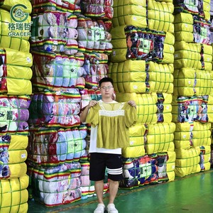 เสื้อผู้หญิงมือสอง ยี่ห้อ Gracer A12 ผ้าโพลีเอสเตอร์/คอตตอนคุณภาพสูง เสื้อผ้าลำลองสำหรับฤดูร้อน น้ำหนัก 45 กก. ขั้นต่ำสั่งซื้อ 1 ห่อ มีทุกขนาด - Product Image 2