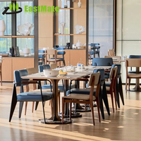 Ensemble de meubles de restaurant d'hôtel 5 étoiles moderne et luxueux, table à manger carrée, chaises de luxe, structure en bois massif, finition en tissu haut de gamme
