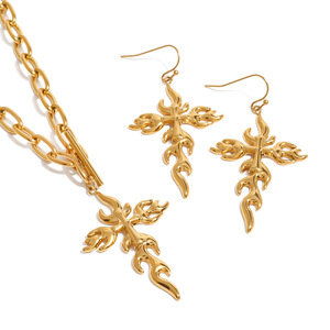 ต่างหูรูปเปลวไฟ ทอง สแตนเลสสตีล ชุดเครื่องประดับสำหรับผู้หญิงใส่ได้ทุกวัน - Product Image 1