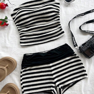 Conjunto de Dos Piezas Peeqi YDX1142, Moda Verano 2025, Traje de Punto para Mujer, Top Corto sin Tirantes a Rayas, Shorts Sexys - Product Image 4