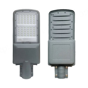 100W 200W 300W 400W LED Farola solar 6000K IP65 Aleación de aluminio Garantía de 3 años Sensor exterior Control de tiempo remoto - Product Image 1