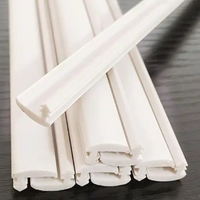 Profilé d'angle en plastique ignifuge et écologique, fabrication sur mesure de profilés PVC extrudés avec un design moderne pour la décoration intérieure
