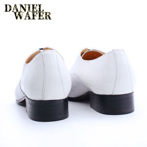 Chaussures de soirée noires et blanches à bout pointu pour mariage, style britannique original pour hommes - Product Image 4