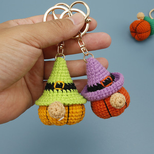 Lindo Llavero de Ganchillo Amigurumi de Calabaza con Sombrero de Bruja de Halloween, Hecho a Mano, Venta al por Mayor, Colgante de Hilo Tejido con Forma de Vegetal para Bolsos, Juguete - Product Image 4