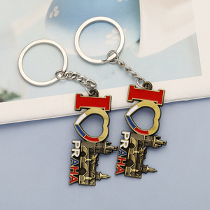 Llavero de recuerdo de <span class=keywords><strong>Praga</strong></span> al por mayor, llavero de metal esmaltado con el icono de la ciudad de <span class=keywords><strong>Praga</strong></span>, llavero personalizado de la República Checa para turistas - Product Image 2