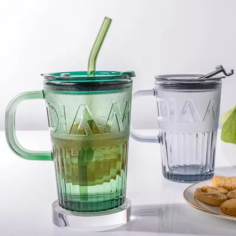 Wholesale Coloured Clear Glass Water Cup With Lid Ironing Proof Glass Travel Coffee Mugs With Handle And Straw