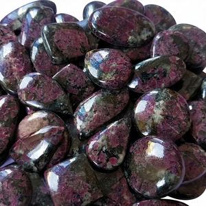 Eudialita Natural, Gema Suelta, Mezcla de Formas y Tamaños, Cabujón con Efecto de Luz para Joyería, por Alba Gems - Product Image 1