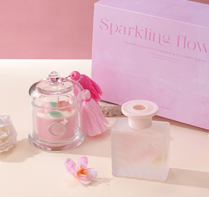 Ensemble artisanal de bougie parfumée rose et diffuseur à bâtonnets - Bougie élégante en verre avec pompon, coffret cadeau pour mariage et anniversaire - Product Image 6