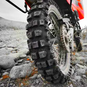 Nouveau pneu de moto sans chambre à air de 17 pouces