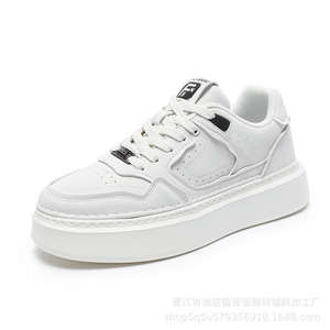 รองเท้าผ้าใบผู้ชายขายดี รุ่นใหม่ทันสมัย ดีไซน์หนา รองรับแรงกระแทก  ใส่ได้หลากหลายสไตล์  รองเท้าลำลองสำหรับเล่นสเก็ตบอร์ด - Product Image 6