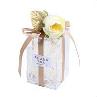Vente en gros Boîte d'emballage transparente en PVC pour emballage de cadeaux Bonbons de mariage personnalisables Laminage mat de plantes ornementales bricolage