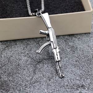 Collar con colgante de pistola de acero inoxidable para hombres y mujeres, amuletos temáticos, regalo, joyería, accesorio de moda - Product Image 3