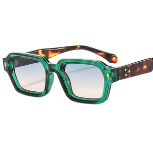 Nuevas Gafas de Sol Infantiles con Marco Cuadrado, Protección UV400, Color Degradado, Estilo Chic - Product Image 5