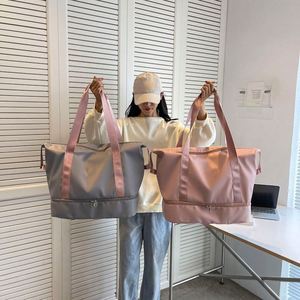 Sac de sport et de voyage en nylon imperméable, grande capacité, coloré et durable, idéal pour la gym, le yoga, les sorties et les week-ends pour femme - Product Image 6