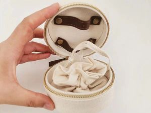 Scatola portagioie multifunzionale in tessuto di tela personalizzata con collezione di cerniere - Product Image 2