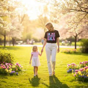 Camiseta retro para mujer con la frase "In My Favorite Goddaughter Era", regalo para el Día de la Madre - Product Image 3