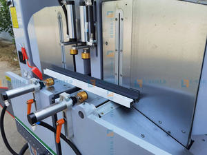 Máquina de Corte Automática CNC de Doble Cabezal para el Procesamiento de Perfiles de Aluminio para la Fabricación de Ventanas y Puertas - Product Image 5