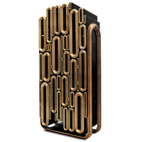 Exquisito Gabinete Oblongo de Edición Limitada con Acabado Negro y Dorado, Elementos Metálicos, Hecho a Mano, Gabinete de Almacenamiento Moderno Independiente