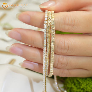 Collier chaîne tennis classique personnalisé en or jaune 10 carats avec diamant de laboratoire taille D VVS certifié IGI pour mariage et fiançailles - Product Image 4