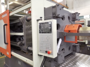 Máquina de moldeo por inyección de plástico, precio bajo, 65 toneladas, fabricación de cubiertas móviles - Product Image 3