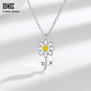 De carino divertente fiore di girasole in resina a forma di <span class=keywords><strong>margherita</strong></span> in argento Sterling 925 <span class=keywords><strong>ciondolo</strong></span> collana 925 placcato in oro da indossare ogni giorno - Product Image 2