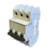 Interruptor Automático Multifunción 60179 de 9 Circuitos, 3 Polos, 15A, Riel DIN, Serie C60, PLC