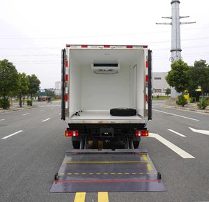 Nouveau <span class=keywords><strong>camion</strong></span> frigorifique HOWO 4x2 double cabine diesel manuel Euro6 de <span class=keywords><strong>5</strong></span> tonnes <span class=keywords><strong>pour</strong></span> le transport de produits alimentaires/viande en chaîne du froid - Product Image 5
