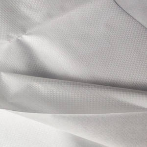 Tela tejida laminada con película de PE y tela no tejida de PP utilizada como barrera de vapor - Product Image 3