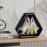 Boîte de présentation de chaussures hexagonale personnalisée, boîte de rangement pour baskets en carton hexagonal irrégulier unique avec fenêtre transparente