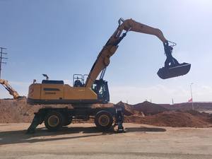 Manutentionnaire hydraulique à roues XE480WGM de 48 tonnes, avec grappin multi-dents de 1 m3 - Product Image 4