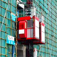 Réduisez le temps de pose sur site avec un élévateur de chantier SC200/200 doté de cages modulaires faciles à assembler